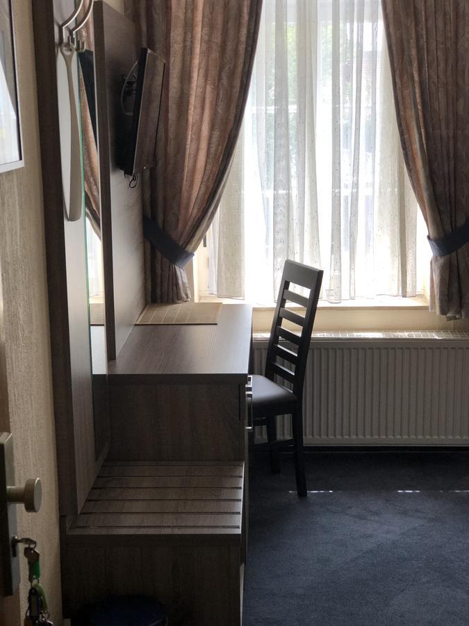 Hotel Junkerhaus Bad Salzuflen Bagian luar foto